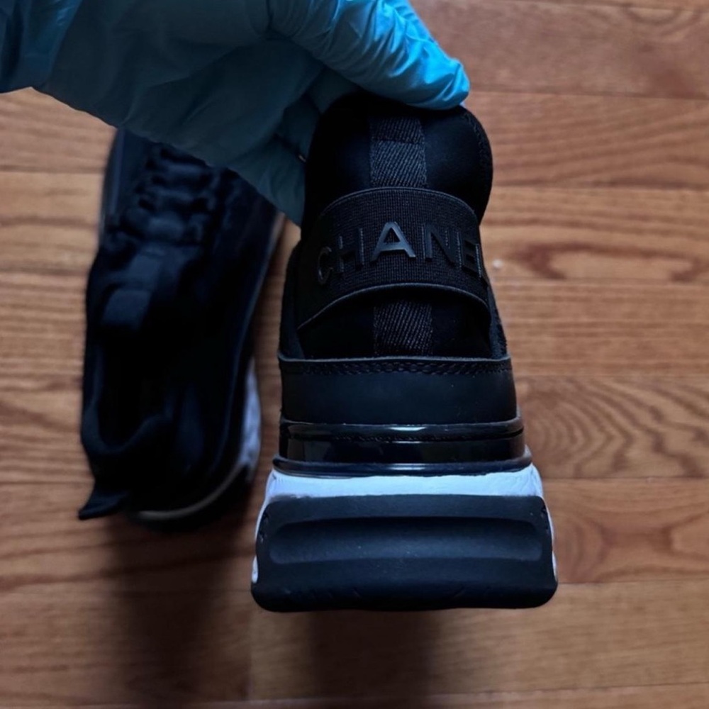 CHANEL Sneakers - Picture 4 of 6